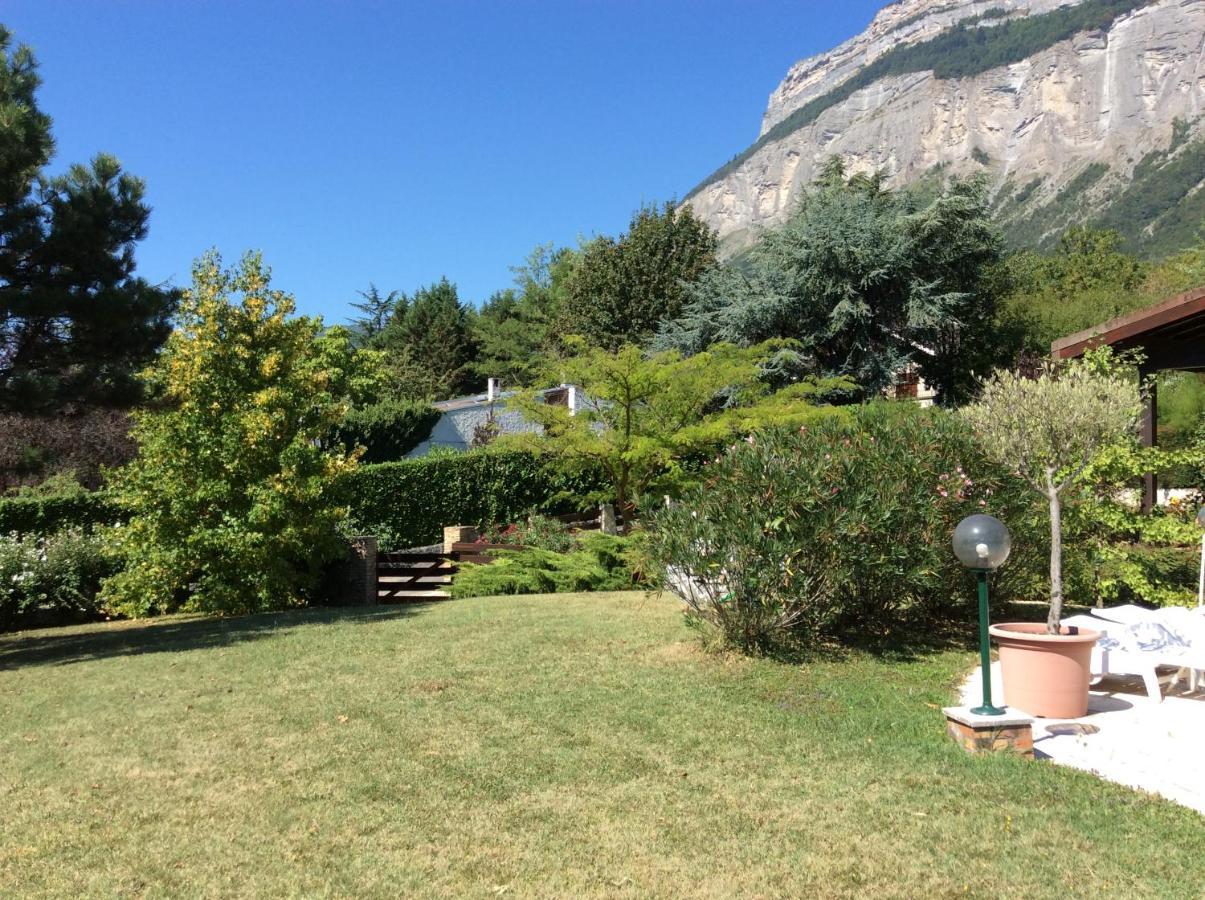 Villa Avec Vue Biviers Exterior foto